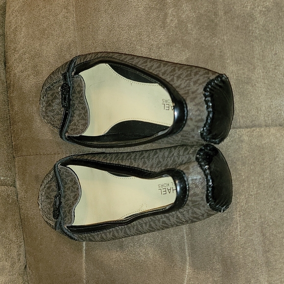 Michael Kors Flats - Picture 4 of 6